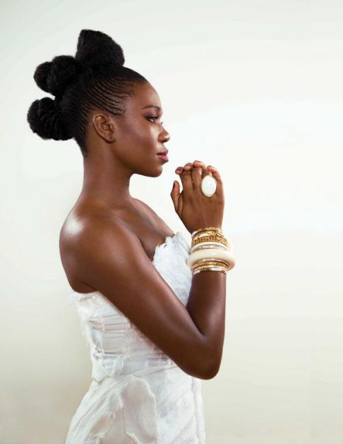 Kind of obsessed with India Arie&#8217;s braids right now. The whole look is flawless.
(via India&#8217;s MySpace)