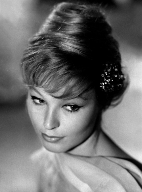 Marina Vlady in Adorable Menteuse Michel Deville 1962 