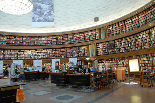 Stockholm Library by Gunnar Asplund (shot by iHanna) I'm not good at