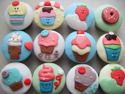 sesame street cupcakes. sesame street cupcakes are