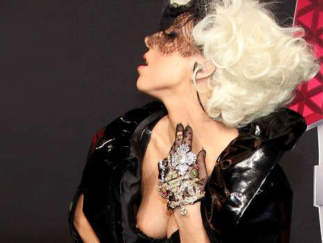 I see a REAL nipple slip from GaGa Where is your tape young lady