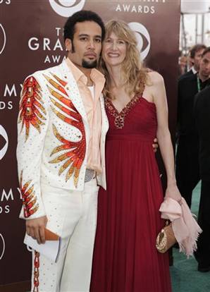  40 has reportedly filed for divorce from actress Laura Dern 43 