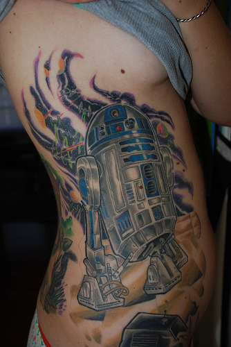 Nothing gets me like girls who love Star Wars and girls with sexy tattoos.