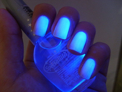 Holy crap Glowing nails 1 year ago with 25 notes 