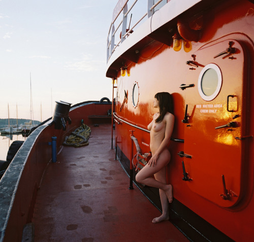 “Once upon a tug”Photographer: Charles Laurier... - Bonjour Mesdames
