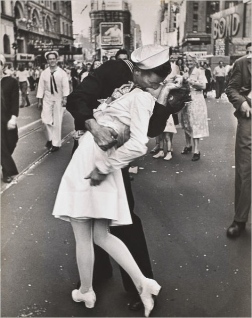 times square kiss 1945. 1945. Times Square, New York