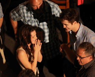 rksupporters:  Sweet off camera moments ^^ ——- Gif made by me. LOL