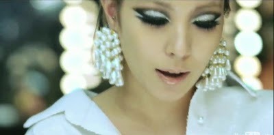 i really, really like these earrings and am totally going to attempt to make a version of ‘em with some material i already own. in the same video (boa’s game), she sports one other very diy-able pair of earrings, by the way.<br/>From Head To Toe: BoA “Game” Inspired Makeup Tutorial