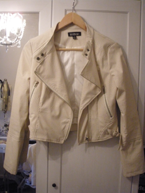 TATTOO CREAM LEATHER JACKET $50 SIZE 8 FAUX LEATHER NEVER WORN