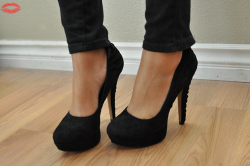 every girl needs the classic black heels. 