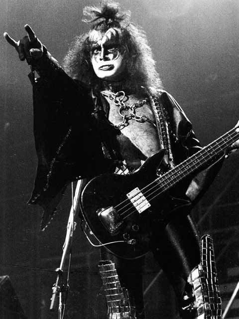 gene simmons bass guitar. 3 notes Tags: Gene Simmons