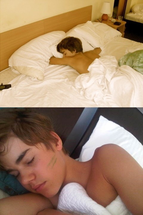 justin bieber sleeping pictures. Justin Bieber sleeping