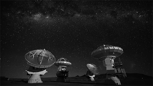 One night of four ALMA antennas on Chajnantor plain, ChilleEuropean Southern Observatory / José Francisco Salgado