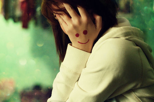 
Odeio me sentir sozinha, odeio precisar de alguém que já não está mais na minha vida, e odeio ser tão carente assim.
