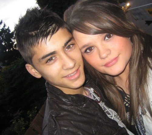 mylifeisjustadream:  fyeahzaynmalik:  zayn malik and his sister doniya malik :) &lt;3  shes so pretty.. they look so alike!  His little little sister is beautiful too! She has amazing hair :)