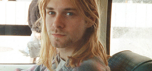 
Quero alguém que me faça sentir o que quero sentir. Kurt Cobain
