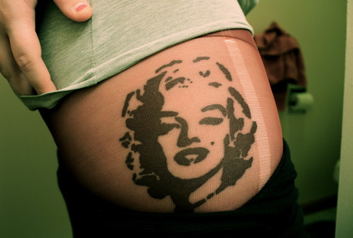 my first tattoo done in january marilyn monroe on my right thigh http
