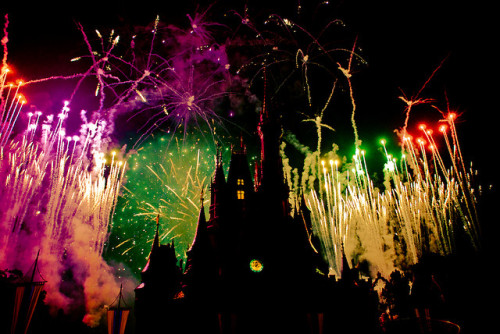 magic kingdom castle fireworks. magic kingdom cinderalla#39;s