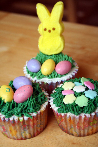 easter cupcakes with peeps. Easter Cupcakes