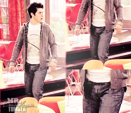 tagged as BULGE WOWP Wizards of Waverly Place david henrie by ashley