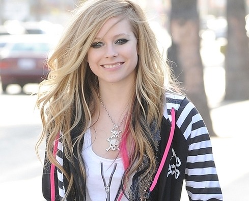 
“E de repente você é tudo que eu preciso, a razão porque eu sorrio.”
Avril Lavigne
