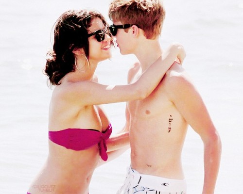          Toda garota quer que o cara corra um pouco atrás dela. Selena Gomez