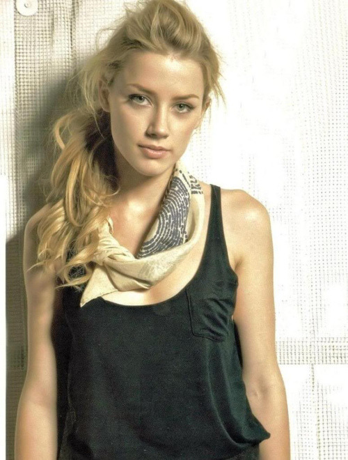I love Amber Heard Hottest lesbian ever I also use her as a PB for one of