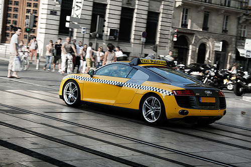Starring Audi R8 Best Taxi Ever carpr0n Follow that car