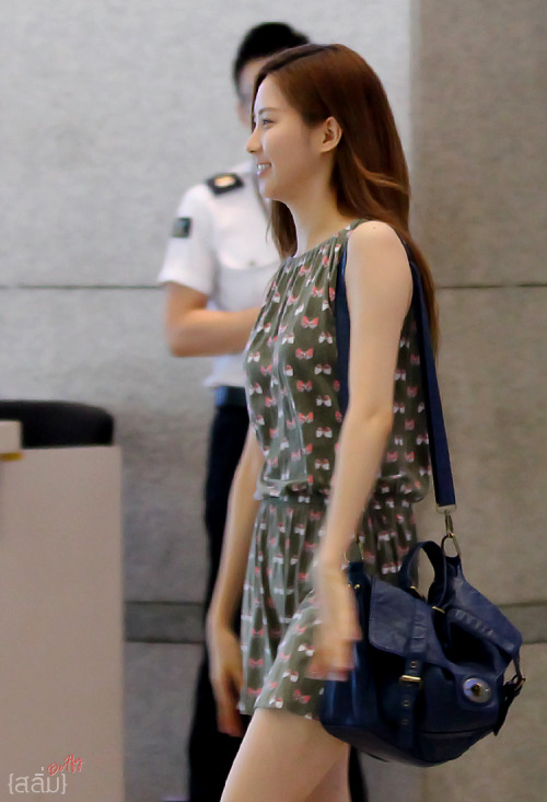 Date: 19/07/11
Seohyun at Incheon Airport
Credit: DoGGieDeFfy@twitter