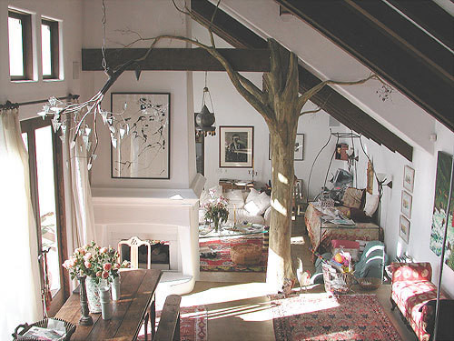 wedreamoficecream:

This is beautiful

i now want a tree in my bedroom