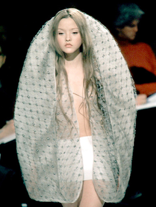 Devon Aoki, Ocimar Versolato Fall 1999 Haute Couture