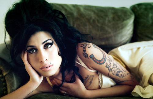 E se eu te machucar querido, saiba que eu me machuquei também.
Amy Winehouse