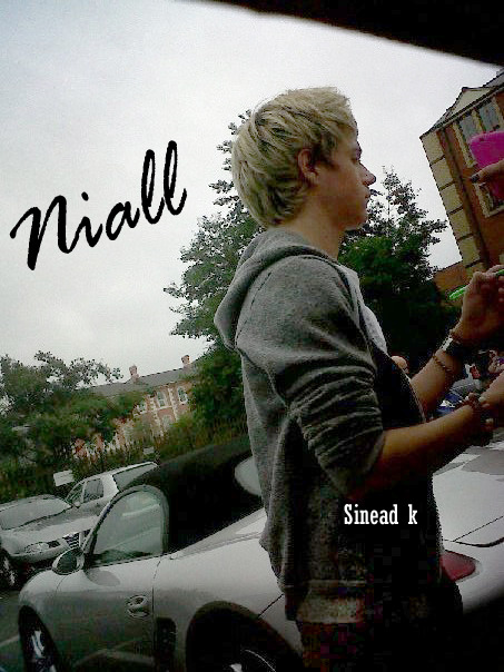 Niall Horan in belfast citybeat &lt;3

CREDIT IF STEALING/SHARING/USING
