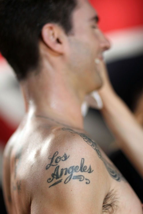 Tagged As Adam Levine Maroon Tattoo Moves Like Jagger Los Angeles