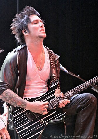 Synyster Gates.