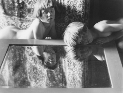  : twins with mirror 2 1923 by imogen cunn