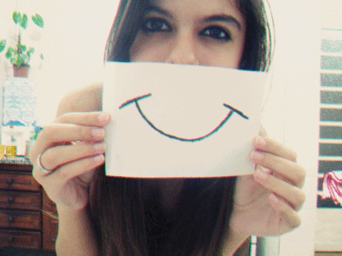 

Oi, meu nome é sorriso, e consigo enganar a todos que acham que eu significo felicidade. (SouImperfeita♪)

