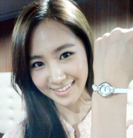 banoffeepie:Yuri wearing a j.estina watchcr: uploader