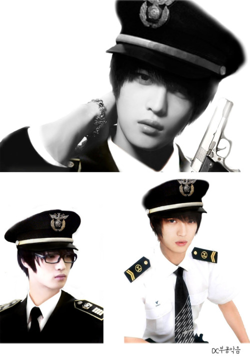 So many fetishes do we have here? Guns, glasses, uniform. That&#8217;s at least three. Jaejoong, you are a master at this roleplay.
