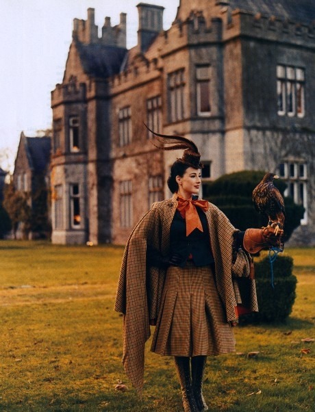 Always accessorize your tweed ensembles with falcons. 