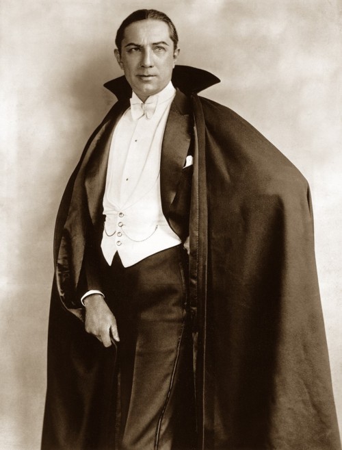 universalmonstersblog:

Fact 7: Bela Lugosi first played the part of Count Dracula, not in the 1931 movie, but on Broadway. The first show was on October 5, 1927.
