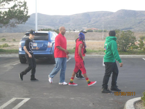 reckless-bieber-swag: Justin and Jaden and Alfredo hanging out :) (October 30th) 
