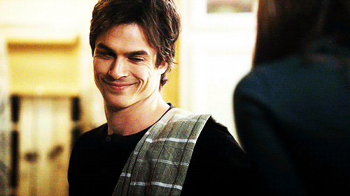 frasesdamon:

Elena: Não faça nada estúpido.
Damon: Sim, mas sendo estúpido é tão mais divertido.

