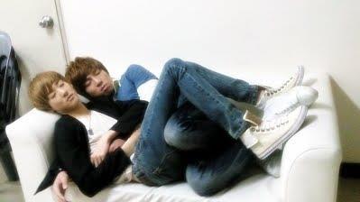 How precious! Kevin and Soohyun oppa!~