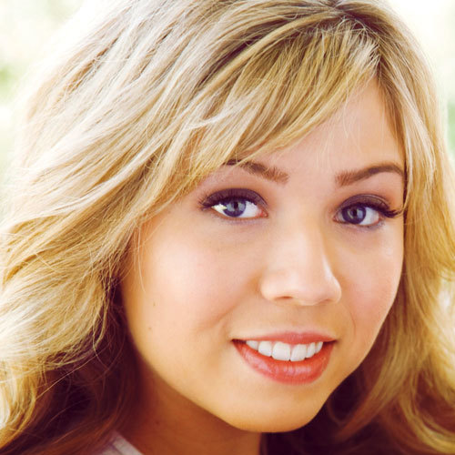 Jennette McCurdy Bikini Jennette was on a nick cruise last month and this