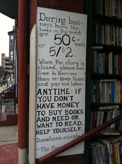 geeky-yogini:

The best bookstore ever.