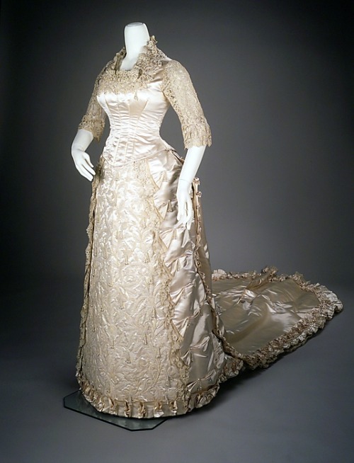 Wedding dress 1881 US the Met Museum