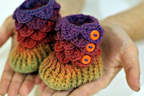 I am thrilled with the positive response I’m receiving since I launched these booties’ pattern. Sweet!
(via Crocodile Stitch Booties (Baby Sizes) | Bonita Patterns)
