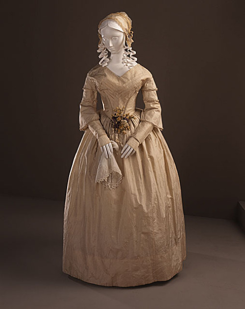 Wedding dress 184143 US LACMA