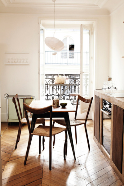 (via an apartment in paris | the style files)